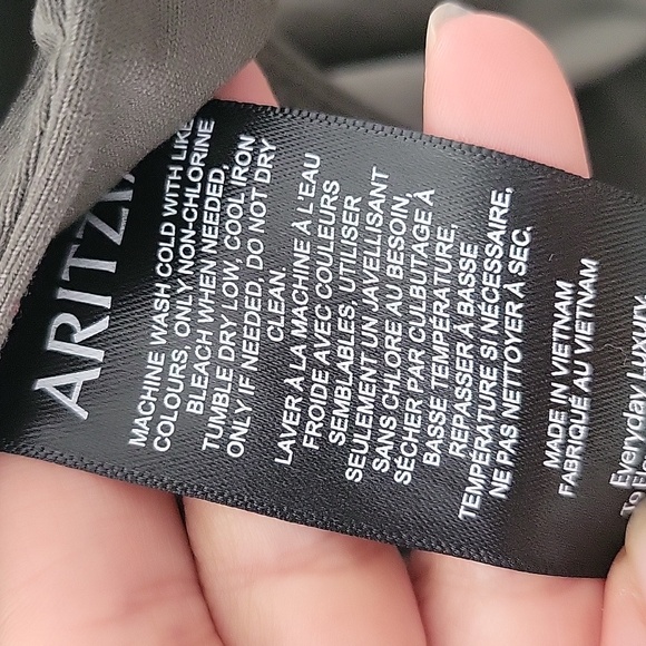 Contour Fixture BodysuitBody-hugging V-neck longsleeve bodysuit Size S - Picture 9 of 11